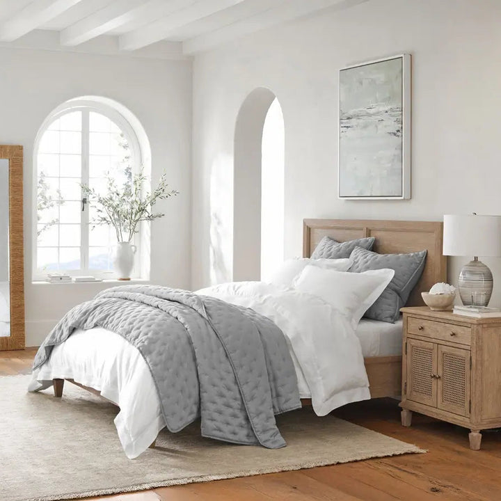 TUFTED™ QUILT - BLACK & PURPLE - Kuwait