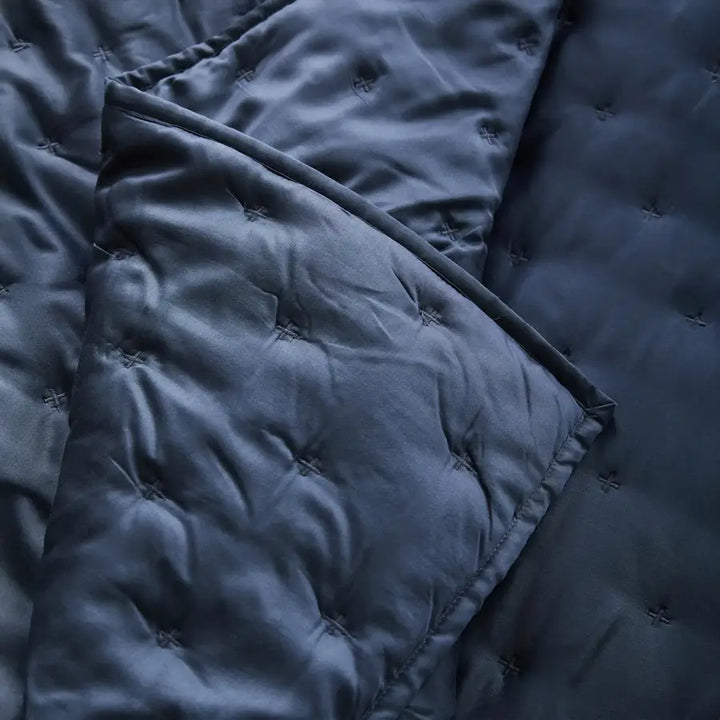 TUFTED™ QUILT - BLACK & PURPLE - Kuwait